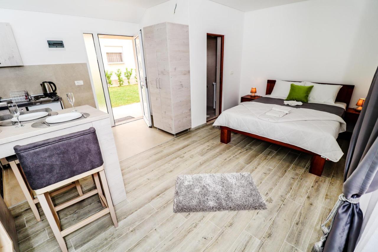 Simo Apartments Airport Podgorica Ngoại thất bức ảnh