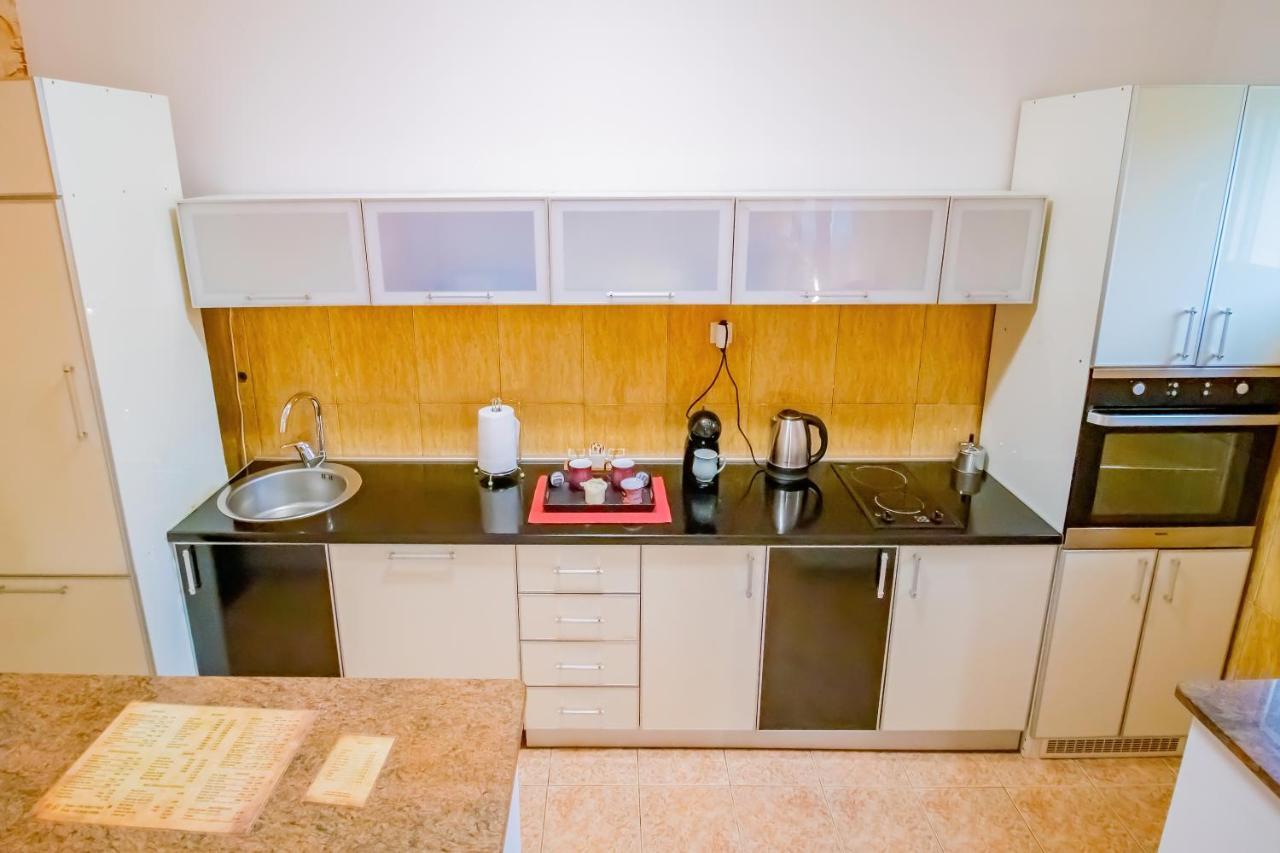 Simo Apartments Airport Podgorica Ngoại thất bức ảnh